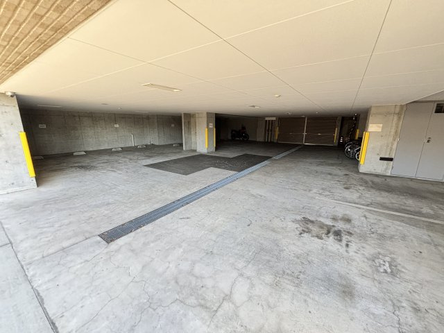 STEP1の駐車場