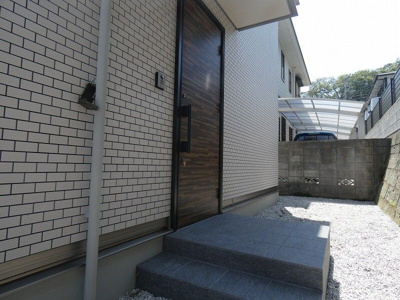 【玄関】 | 三沢5丁目戸建(ミサワゴチョウメコダテ)