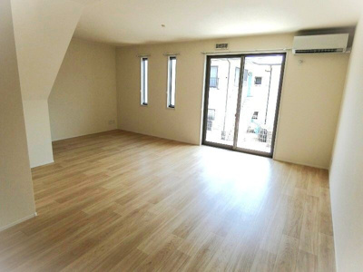 【居間・リビング】 | 三沢5丁目戸建(ミサワゴチョウメコダテ)