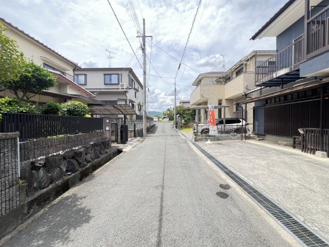 大和高田市池田の前面道路含む現地写真
