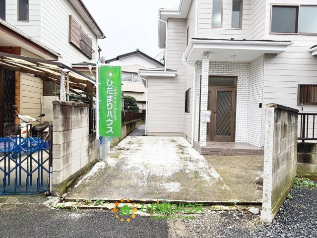 古河市鴻巣　中古一戸建ての前面道路含む現地写真|2026/8/10　撮影