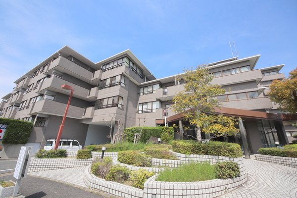 奈良市西登美ヶ丘２丁目の賃貸マンションの外観