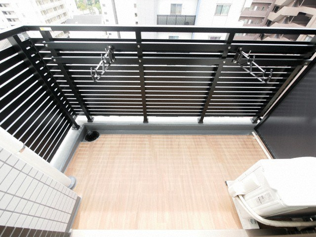 ララプレイス大阪新町ヴェレのバルコニー