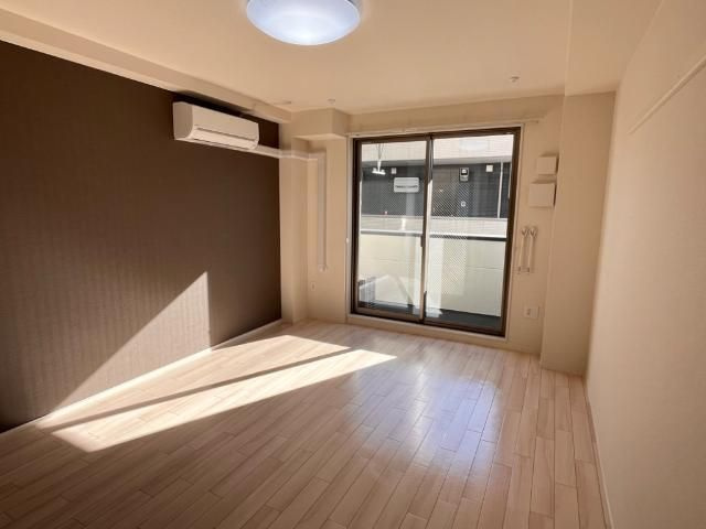 ソラナ宮本の寝室