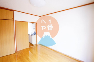 【寝室】 | アーバン21 | ６帖のお部屋　※参考写真です
