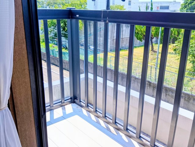 売中古戸建　静岡市駿河区登呂５丁目のバルコニー|３階：南向きで陽当たり良好なバルコニー。洗濯物もよく乾き、明るく開放的な暮らしを楽しめる空間です。