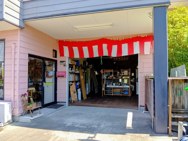 売中古戸建　静岡市駿河区登呂５丁目のその他|倉庫と事務所への入口。