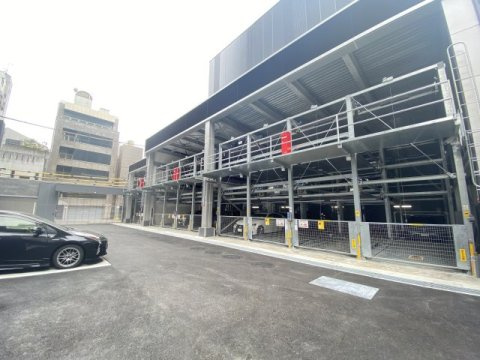 ジオタワー南森町の駐車場