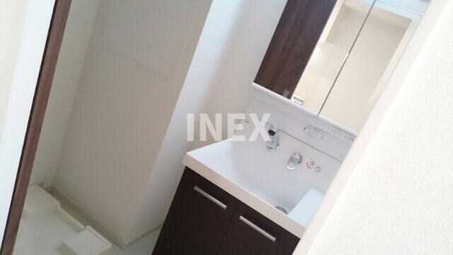 横浜市西区岡野２丁目の賃貸マンションの洗面所