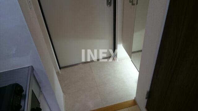 横浜市西区岡野２丁目の賃貸マンションの玄関
