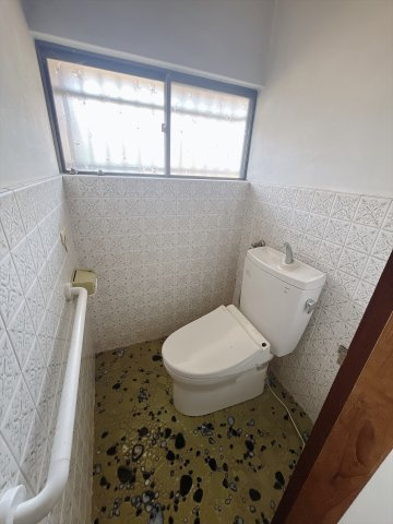 【中古戸建】前橋市堀之下町のトイレ|■トイレ｜白を基調としたトイレになってます♪窓付きなので常に綺麗を保てます♪