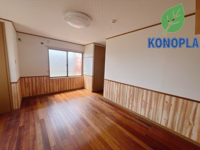 【中古戸建】前橋市堀之下町の洋室|■1階洋室｜時の流れと共に陽射しは装いを変え空間に新たな彩りを与えます。一日中家に居ても飽きることなく過ごすことができる素敵な空間です♪
