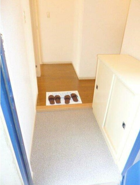 川崎市多摩区南生田２丁目の賃貸マンションの玄関