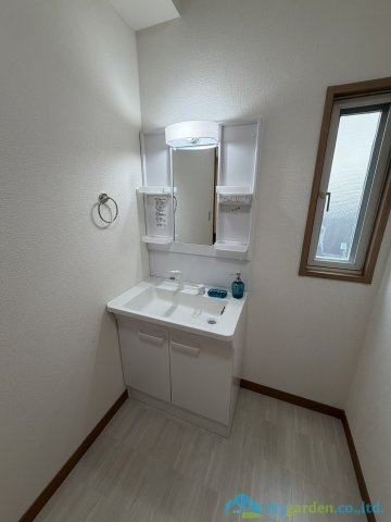 秦野市曽屋　中古戸建の独立洗面台