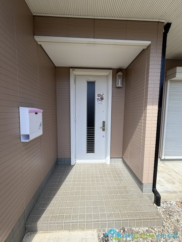 秦野市曽屋　中古戸建の玄関