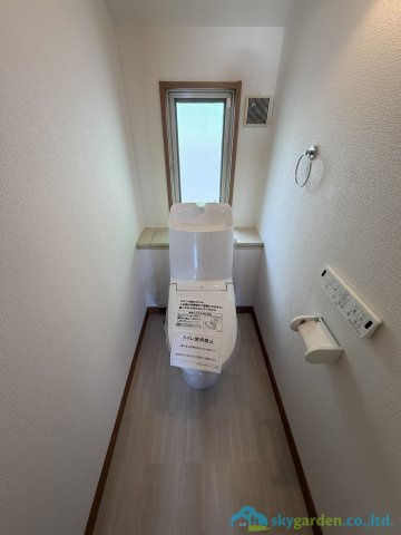 秦野市曽屋　中古戸建のトイレ