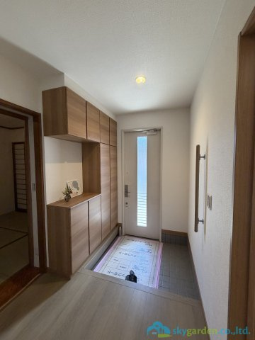 秦野市曽屋　中古戸建の玄関