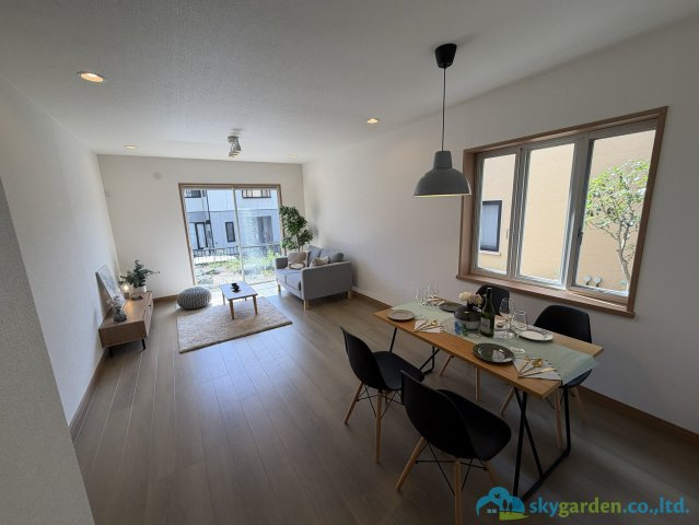 秦野市曽屋　中古戸建の居間・リビング