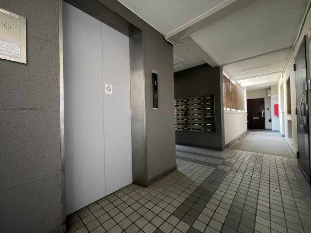 アンピール第２高木のその他共用部分|エレベーター完備