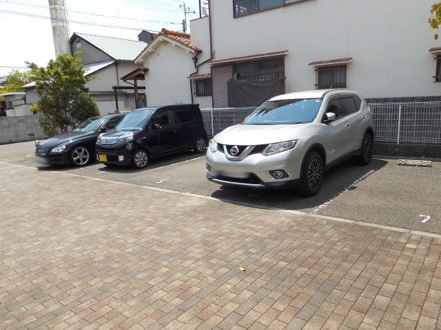 グランシャリオソシアの駐車場