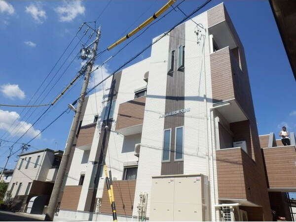 Ampio日比野弐番館の外観