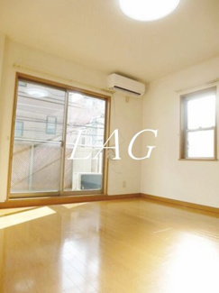 【居間・リビング】 | パルコート信濃町 | 洋室のお部屋です。