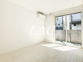 【居間・リビング】 | charme | 洋室のお部屋です。