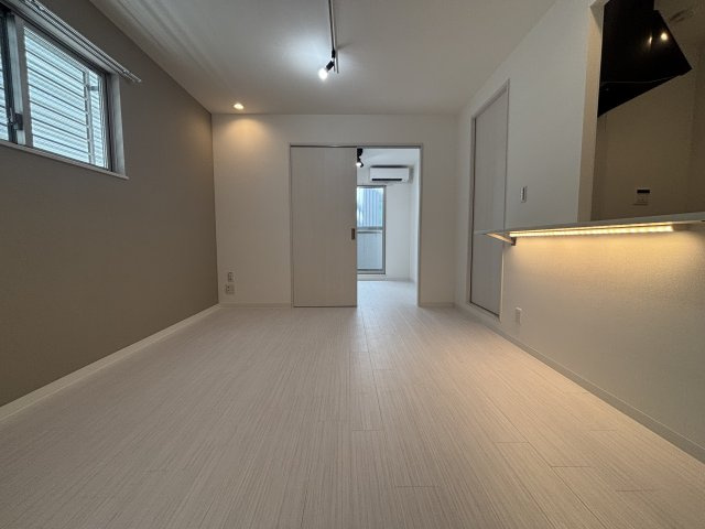 【居間・リビング】サンシエ神戸元町 