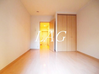 【居間・リビング】 | ラ・アンジュ | 洋室のお部屋です。