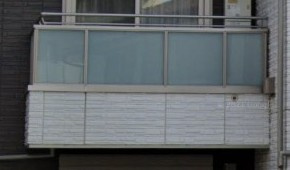 川崎市多摩区菅１丁目のアパートのバルコニー
