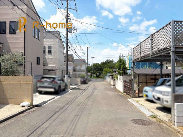守谷市薬師台2丁目　新築戸建て　E号棟の前面道路含む現地写真|『今から見たい！』大歓迎です♪
お気軽にＲ－ｈomeまでお問い合わせください。