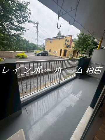 特典：仲介手数料が無料です!!のバルコニー|お洗濯にも便利なバルコニー付き
