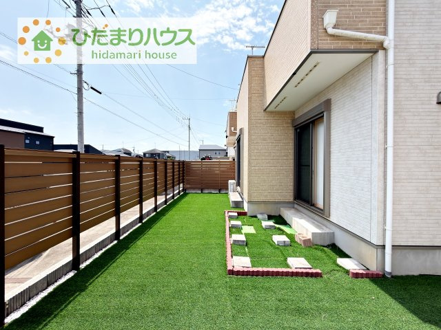【庭】 | 阿見町よしわら2丁目　中古戸建 | 人工芝の敷かれたプライベートなお庭！プールやBBQに是非！