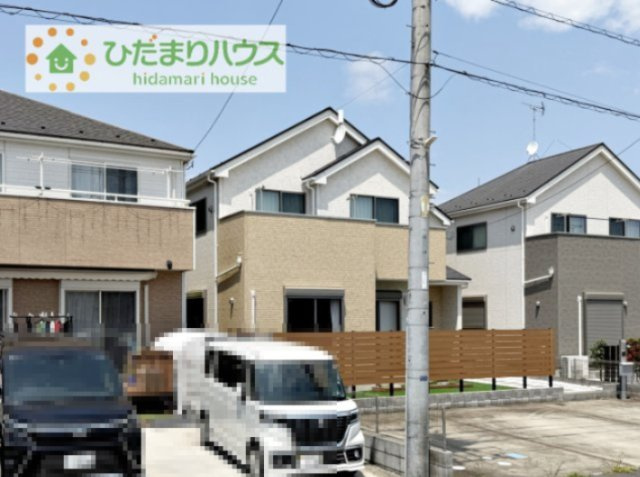 【外観】 | 阿見町よしわら2丁目　中古戸建 | 目隠しフェンスがありプライベート空間を演出！