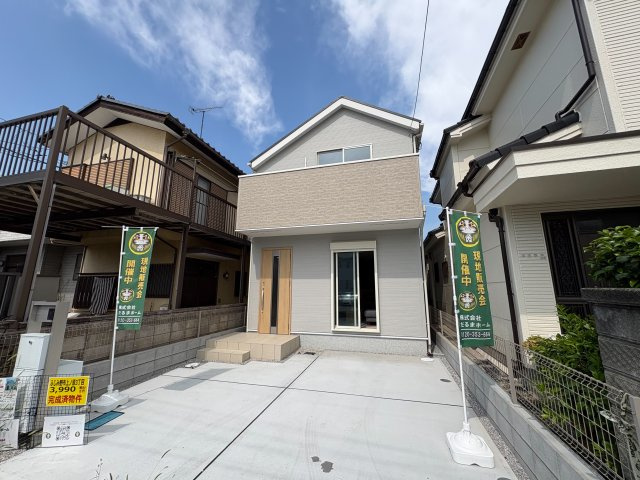 《仲介手数料半額》ふじみ野市上ノ原３丁目　全１棟の前面道路含む現地写真