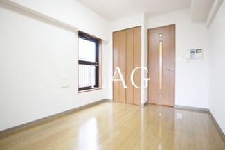 【居間・リビング】 | トーシンフェニックス都立大学 | 洋室のお部屋です。