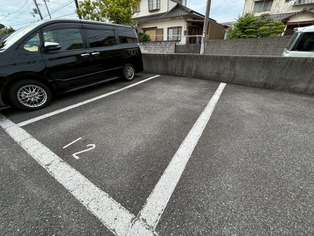 ダイヤマンションの駐車場