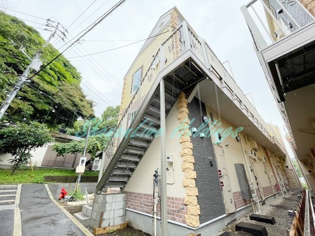 横浜市栄区笠間３丁目のアパートの外観