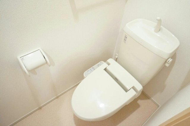 【トイレ】 | サンテ　カルム | 落ち着いた色調のトイレです