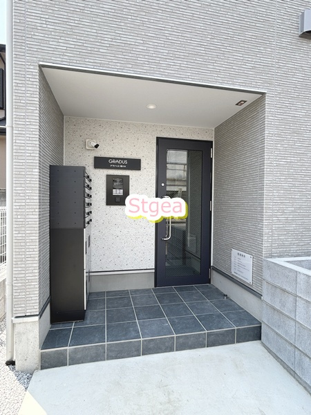 GRADUS桶川Ⅲのエントランス