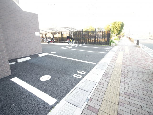 グランレブリー桂川の駐車場|駐車場