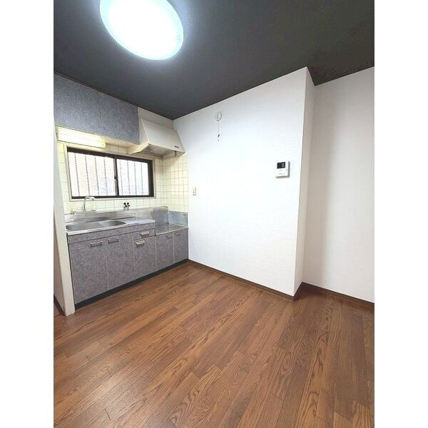 ダリヤハイツの居間・リビング