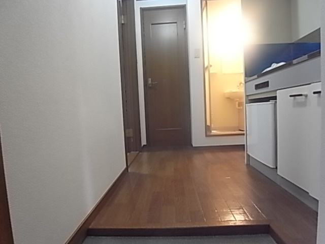 兼山マンションの玄関