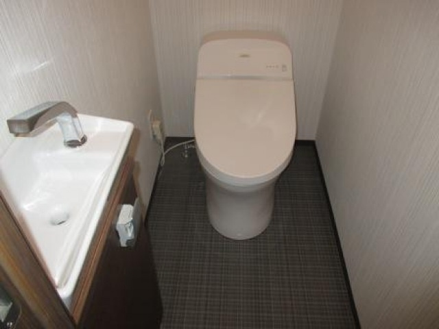 CREST CENTRAL BLDG.のトイレ|シンプルで使いやすいトイレです