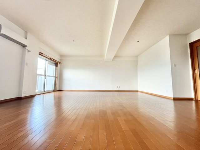 泉北若松台ＡＢ住宅の居間・リビング