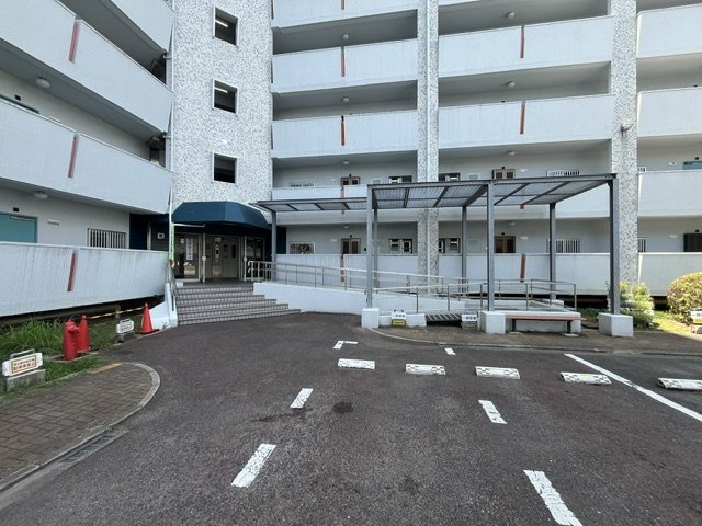 泉北若松台ＡＢ住宅の駐車場