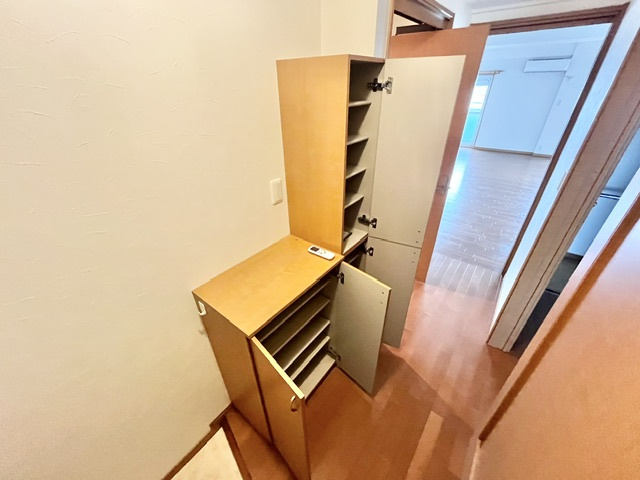 泉北若松台ＡＢ住宅の玄関
