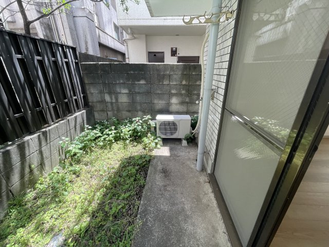 ジュネス大倉山のバルコニー