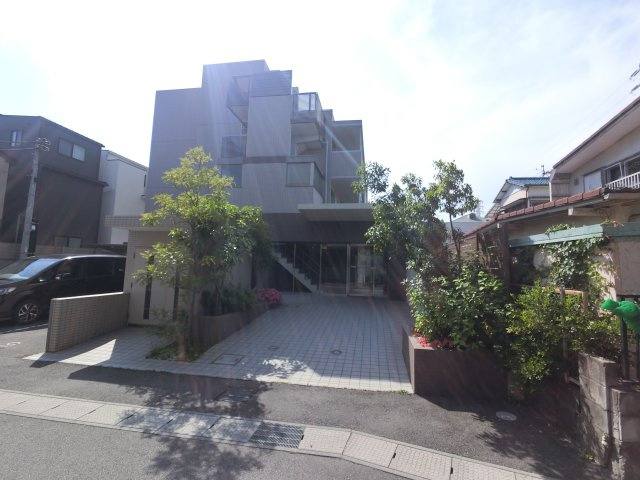 クレール和泉の外観
