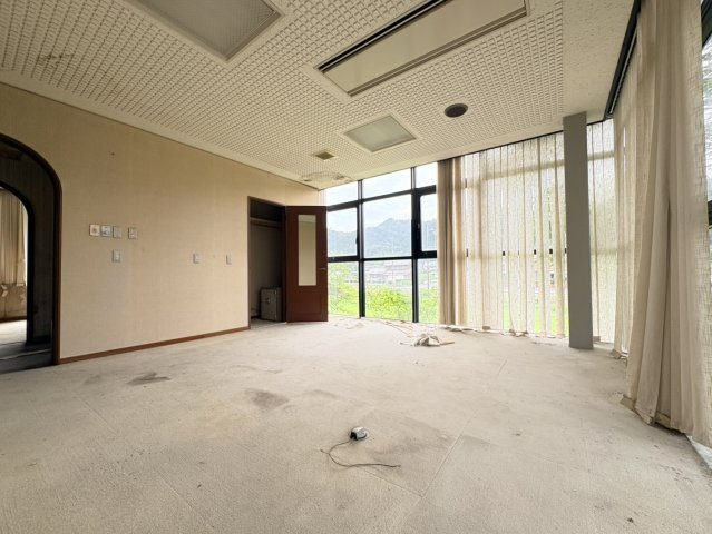 山県市梅原　３階建　売事務所のその他|2階部分